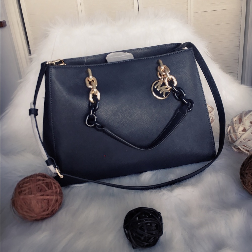 Mk Cynthia in admiral